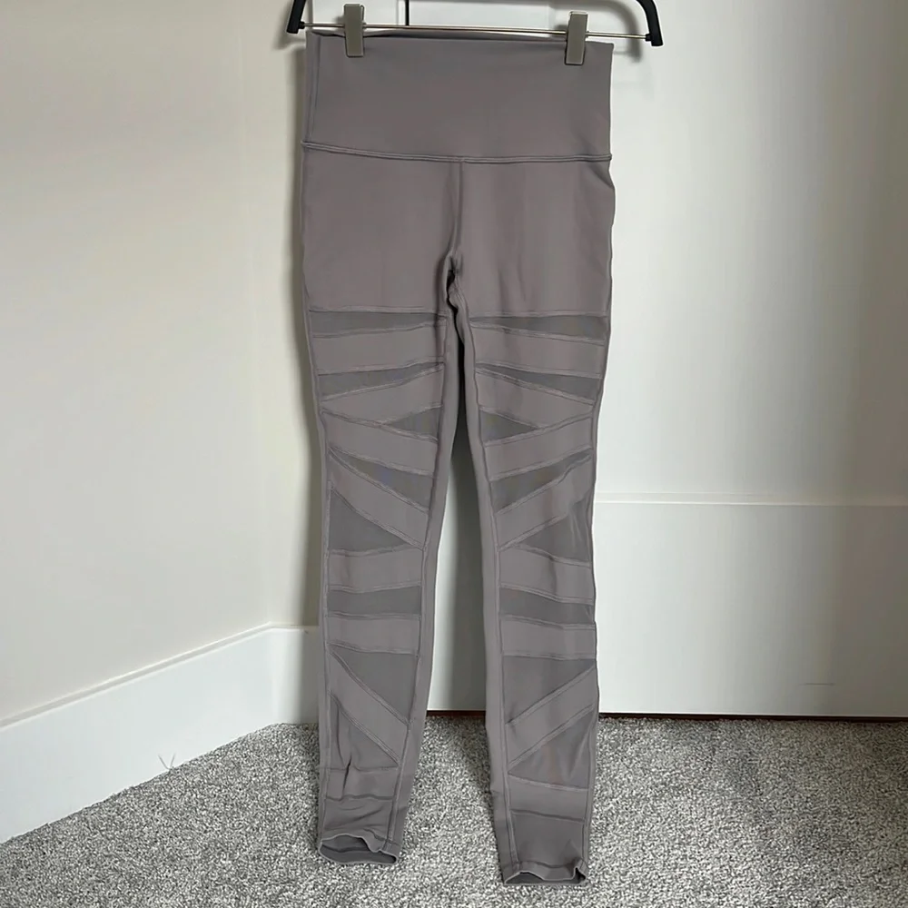 Wunder Under High Rise Legging - Picture 2 of 5